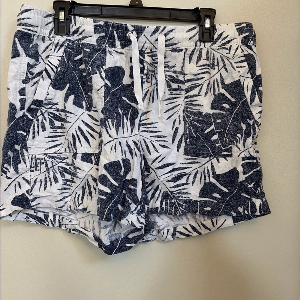 Nautica White Shorts with Navy Leaf Print